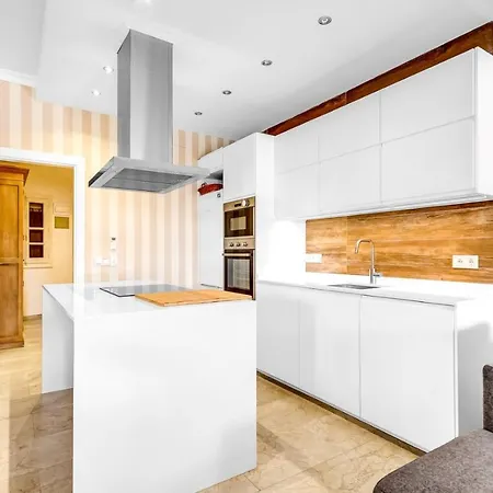 A24 Cabopino Apartment *